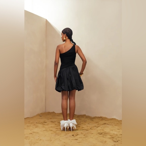 Elexiay Lagos Asymmetric One-Shoulder Mixed Media Dress ✨🔥🔥SZ M - Picture 2 of 11